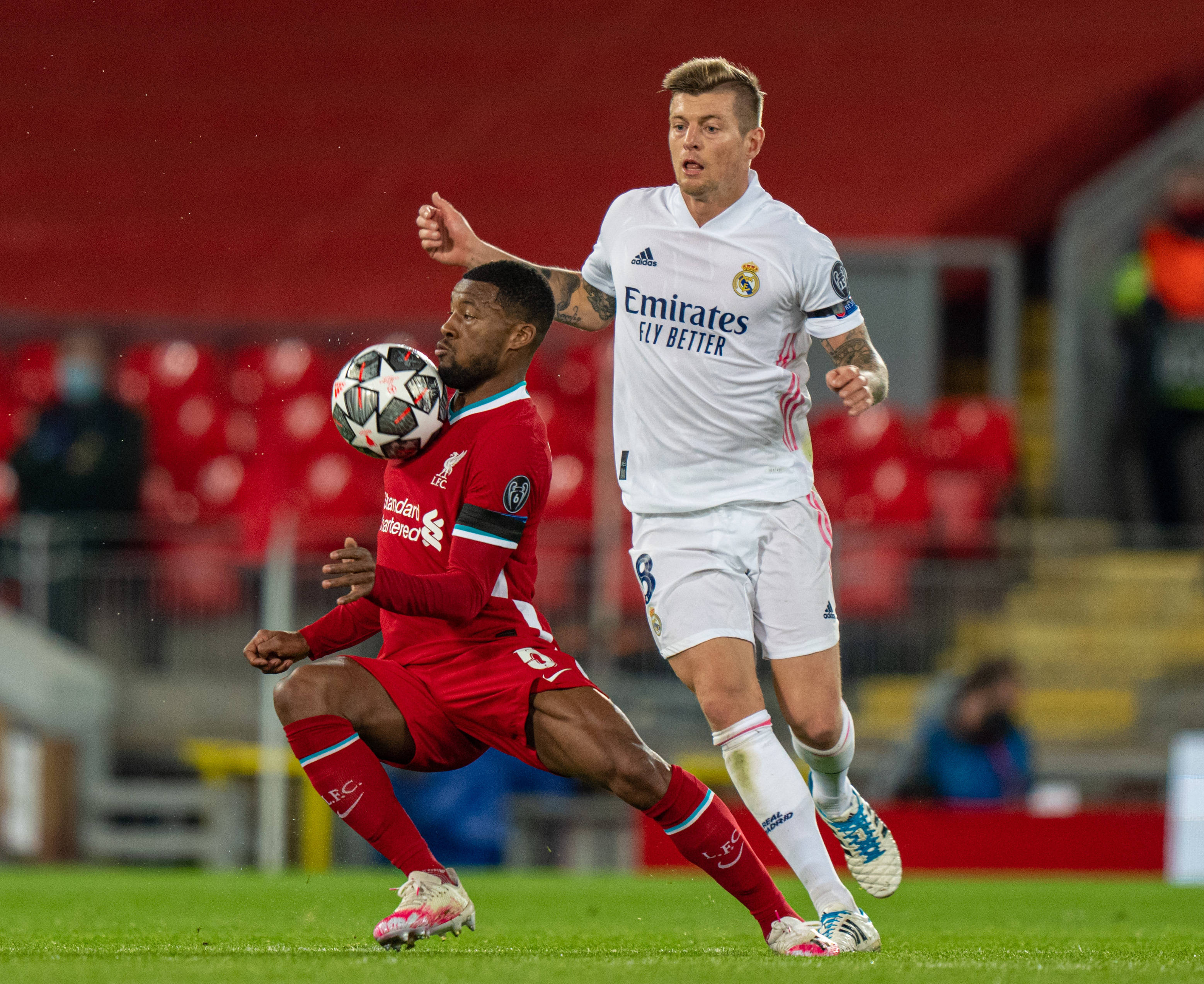 Team Heretics 在 VCT 2025： EMEA Stage 2 中以 2：0 战胜了 Team Vitality ，正式锁定了季后赛席位（Haven 13：11, Ascent 13：9）。