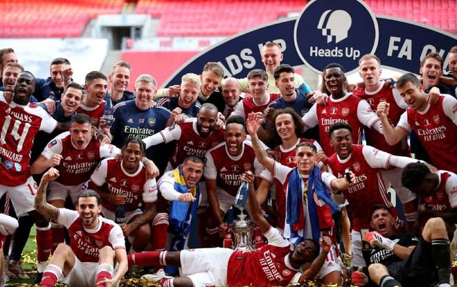 Batujnax 解决了签证问题，将为 Apeks 参赛；在 VCT 2025：EMEA Kickoff