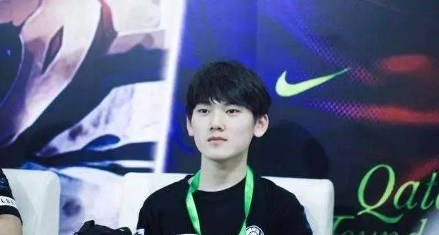 knight：前两次世界赛都比较可惜 而今年想取得圆满成绩